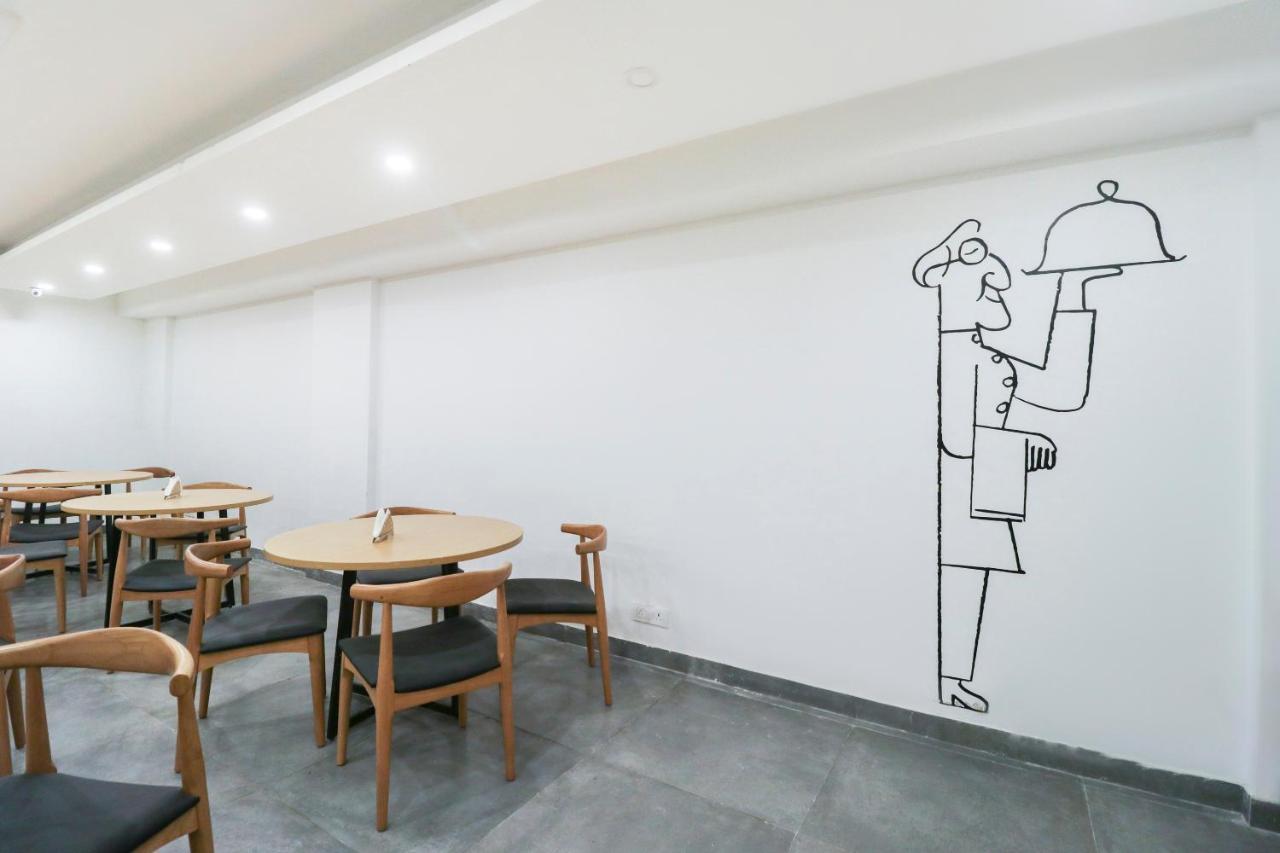 Townhouse Noida Sector 71 Near Iskcon Temple Noida Hotel Indirapuram Exterior photo